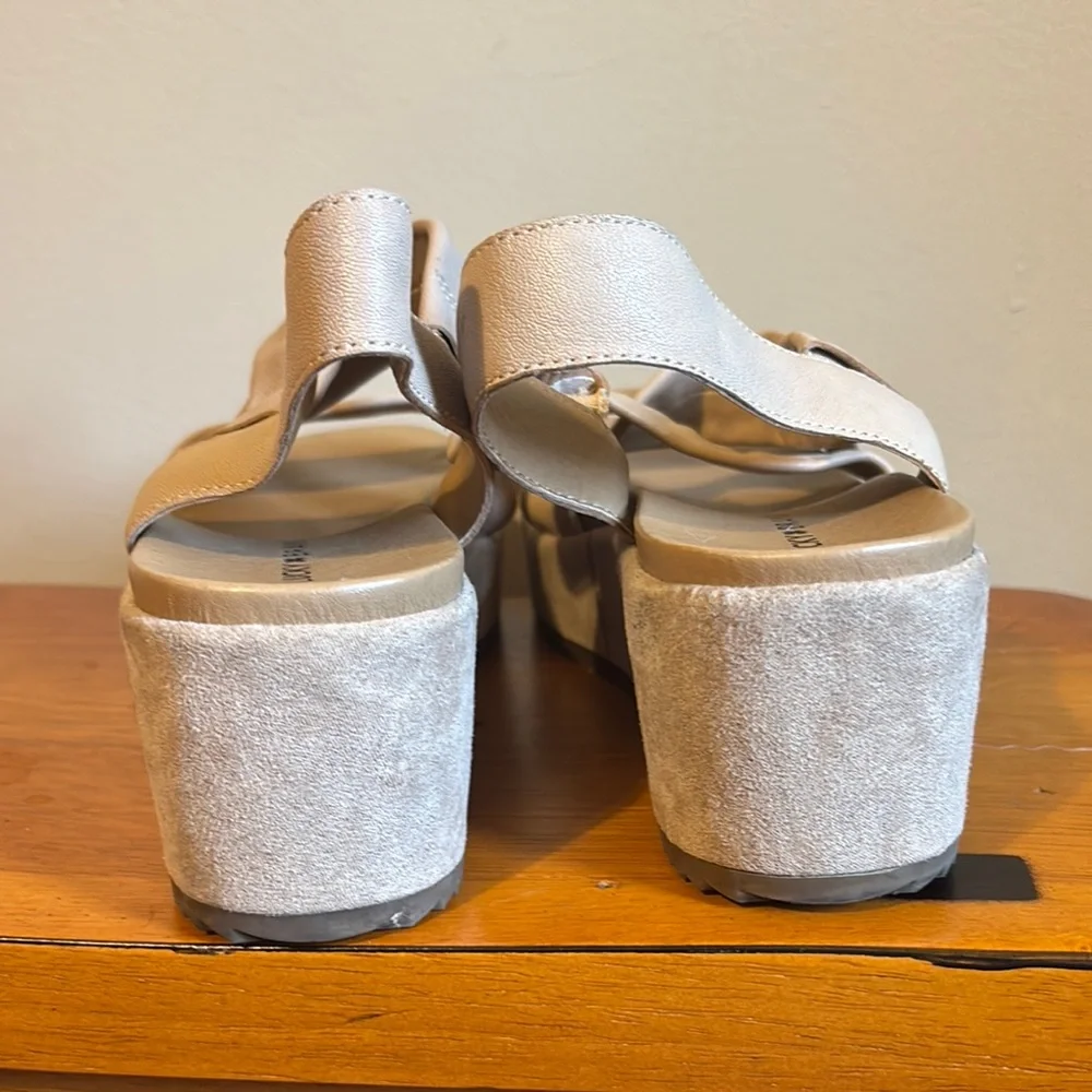 Lucky Brand Cream Platform Moccasin Slip-Ons
